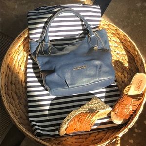 😎Michael by Michael Kors navy handbag